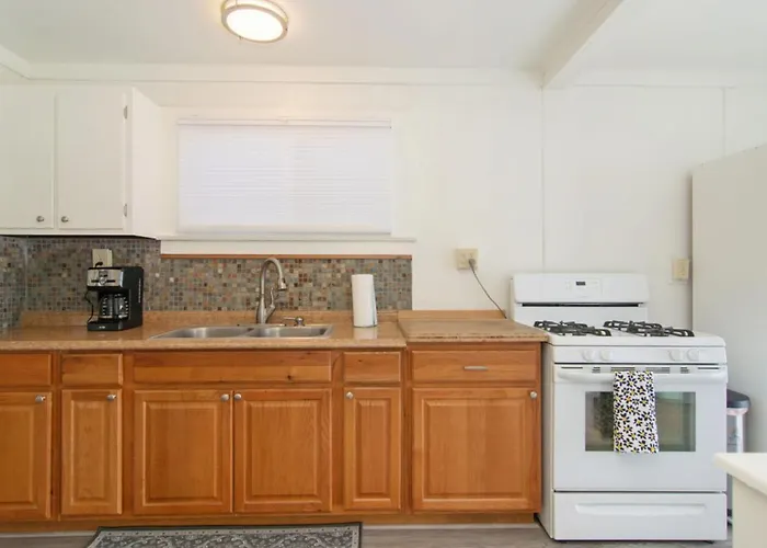 Mission Bay Cottage - Bay View Patio, Parking, Washerdryer